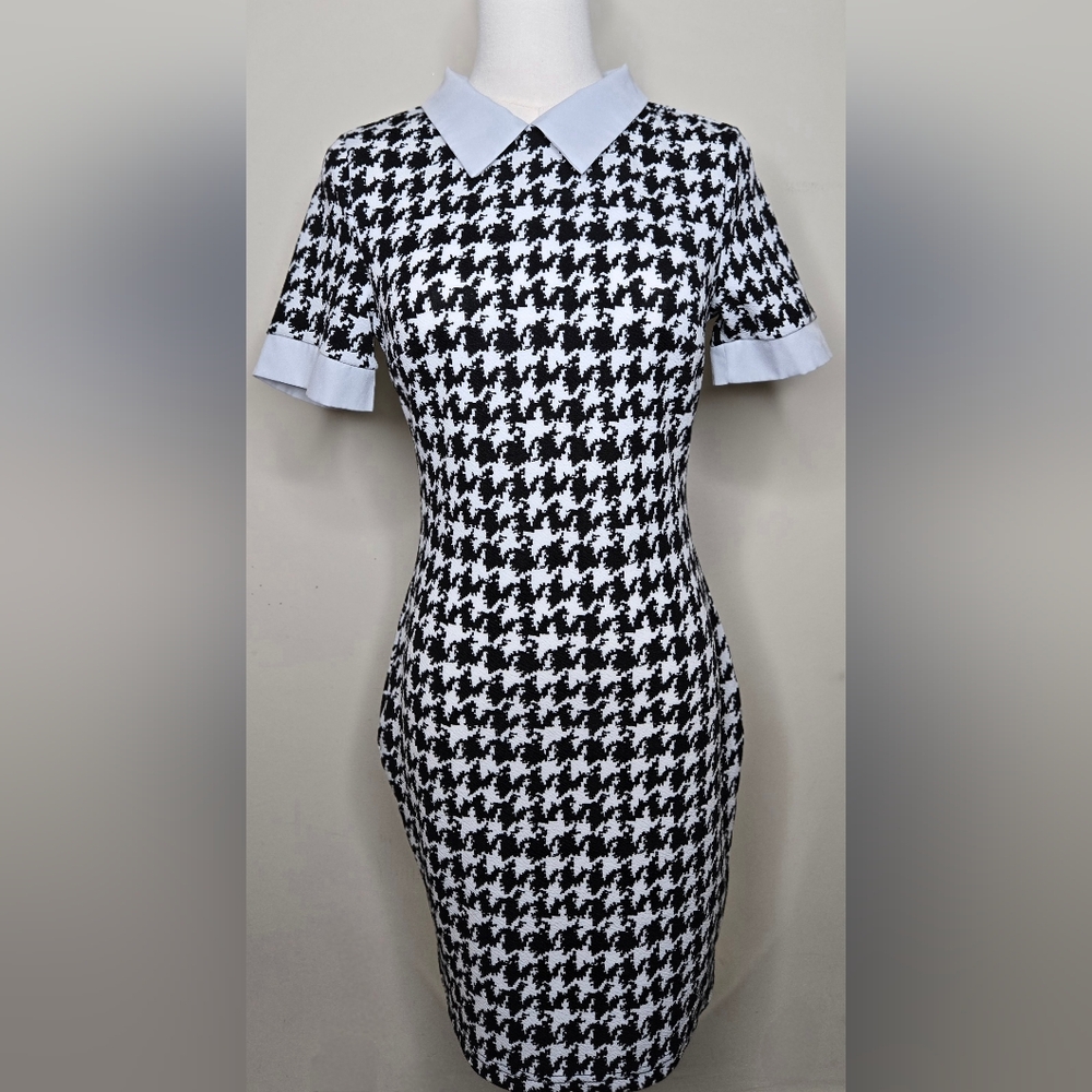 Houndstooth print contrast collar bodycon dress
